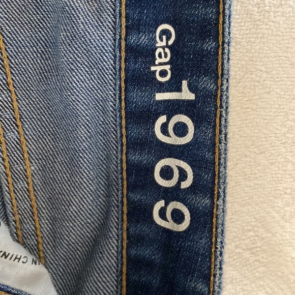 Gap Jeans - Picture 2 of 4